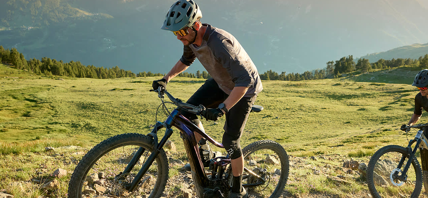 Jäykkäperäinen vai täysjousitettu sähkömaastopyörä?